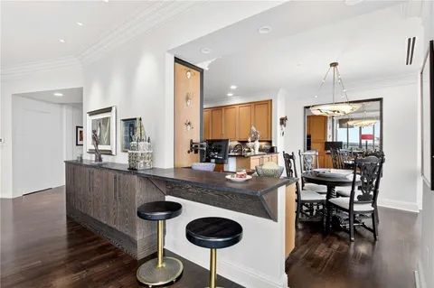 $1,199,000 | 700 Park Regency Place Northeast, Unit 2403, Atlanta, GA 30326