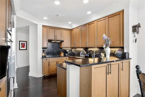 $1,199,000 | 700 Park Regency Place Northeast, Unit 2403, Atlanta, GA 30326