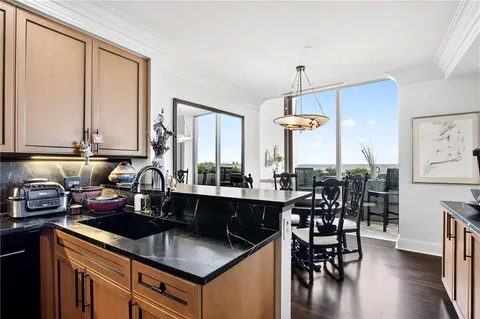 $1,199,000 | 700 Park Regency Place Northeast, Unit 2403, Atlanta, GA 30326