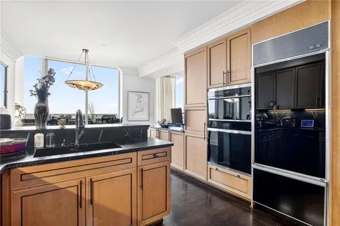 $1,199,000 | 700 Park Regency Place Northeast, Unit 2403, Atlanta, GA 30326