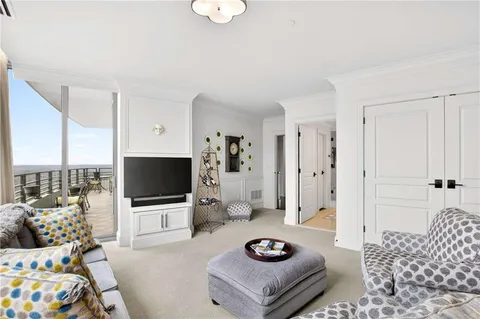 $1,199,000 | 700 Park Regency Place Northeast, Unit 2403, Atlanta, GA 30326