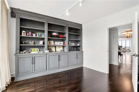 $1,199,000 | 700 Park Regency Place Northeast, Unit 2403, Atlanta, GA 30326