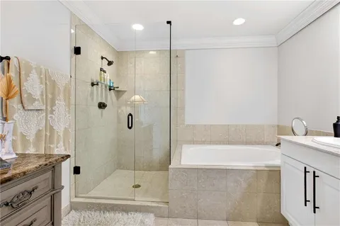 $1,199,000 | 700 Park Regency Place Northeast, Unit 2403, Atlanta, GA 30326