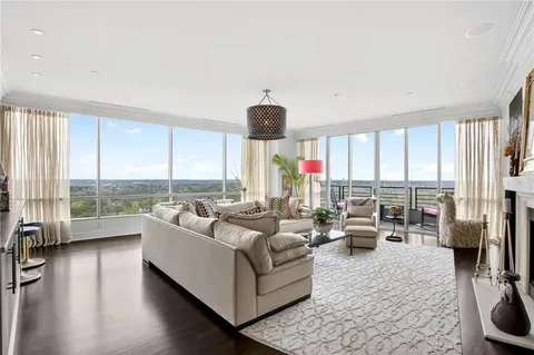 $1,199,000 | 700 Park Regency Place Northeast, Unit 2403, Atlanta, GA 30326