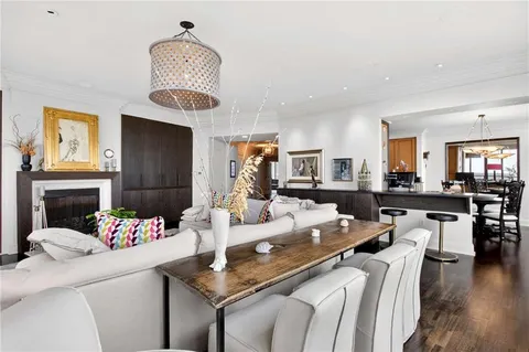 $1,199,000 | 700 Park Regency Place Northeast, Unit 2403, Atlanta, GA 30326