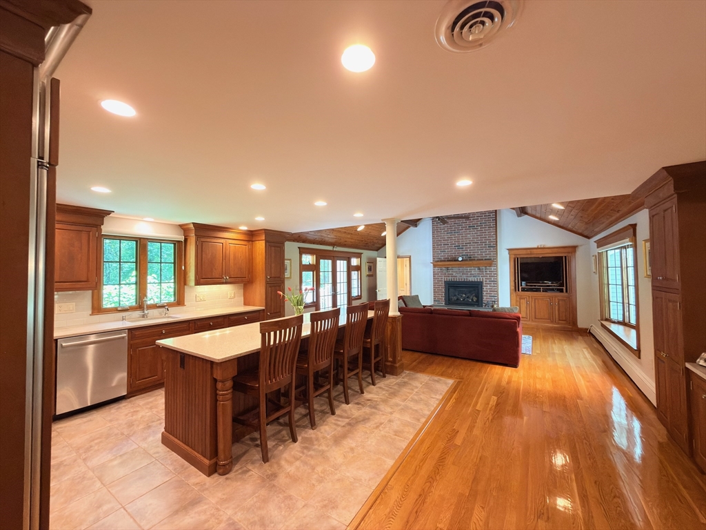 19 Bubbling Brook Road Walpole, MA 02081 - Photo 6 of 32