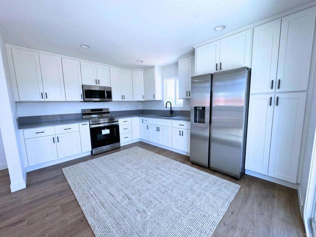 359 Cascade Road El Cajon, CA 92021 - Photo 7 of 22 Kitchen