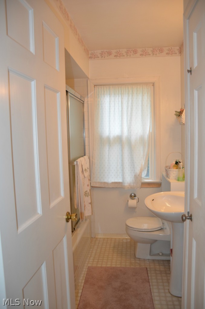 1564 Edgefield Road Lyndhurst, OH 44124 - Photo 17 of 22