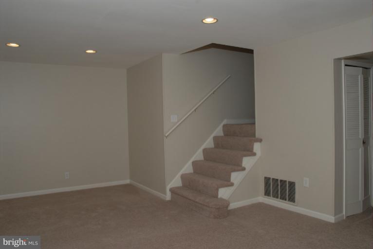 12178 Dove Circle Laurel, MD 20708 - Photo 5 of 7 Living Room