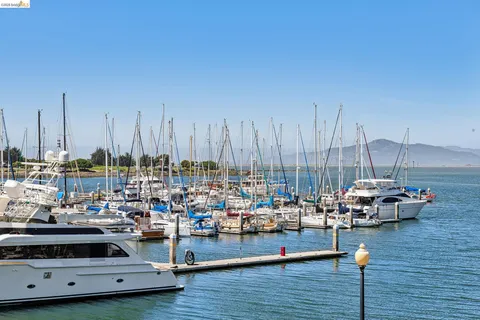 $800,000 | 807 Commodore Drive, Richmond, CA 94804