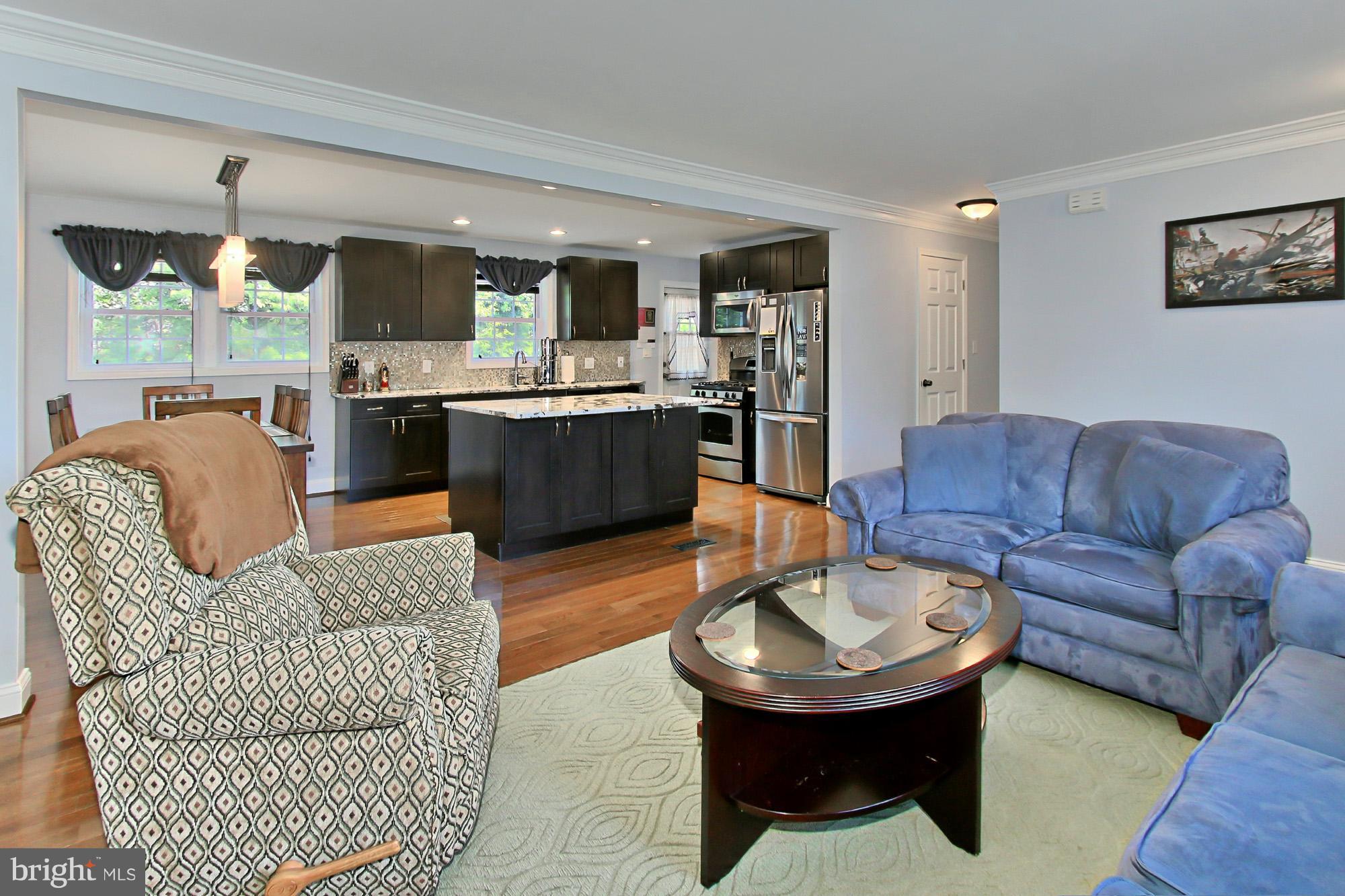 6009 Hanover Avenue Springfield, VA 22150 - Photo 5 of 30 Living Room