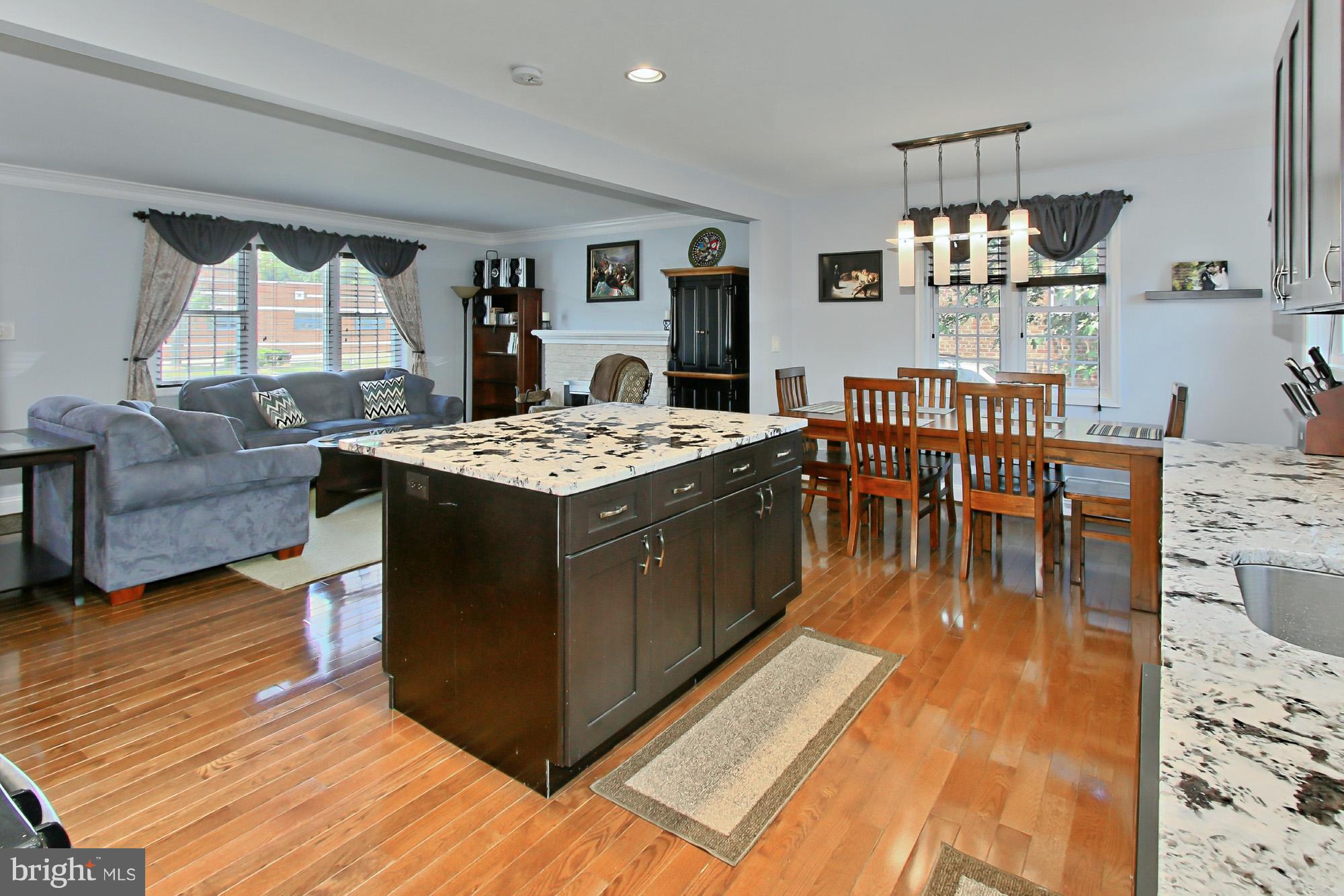6009 Hanover Avenue Springfield, VA 22150 - Photo 6 of 30 Kitchen