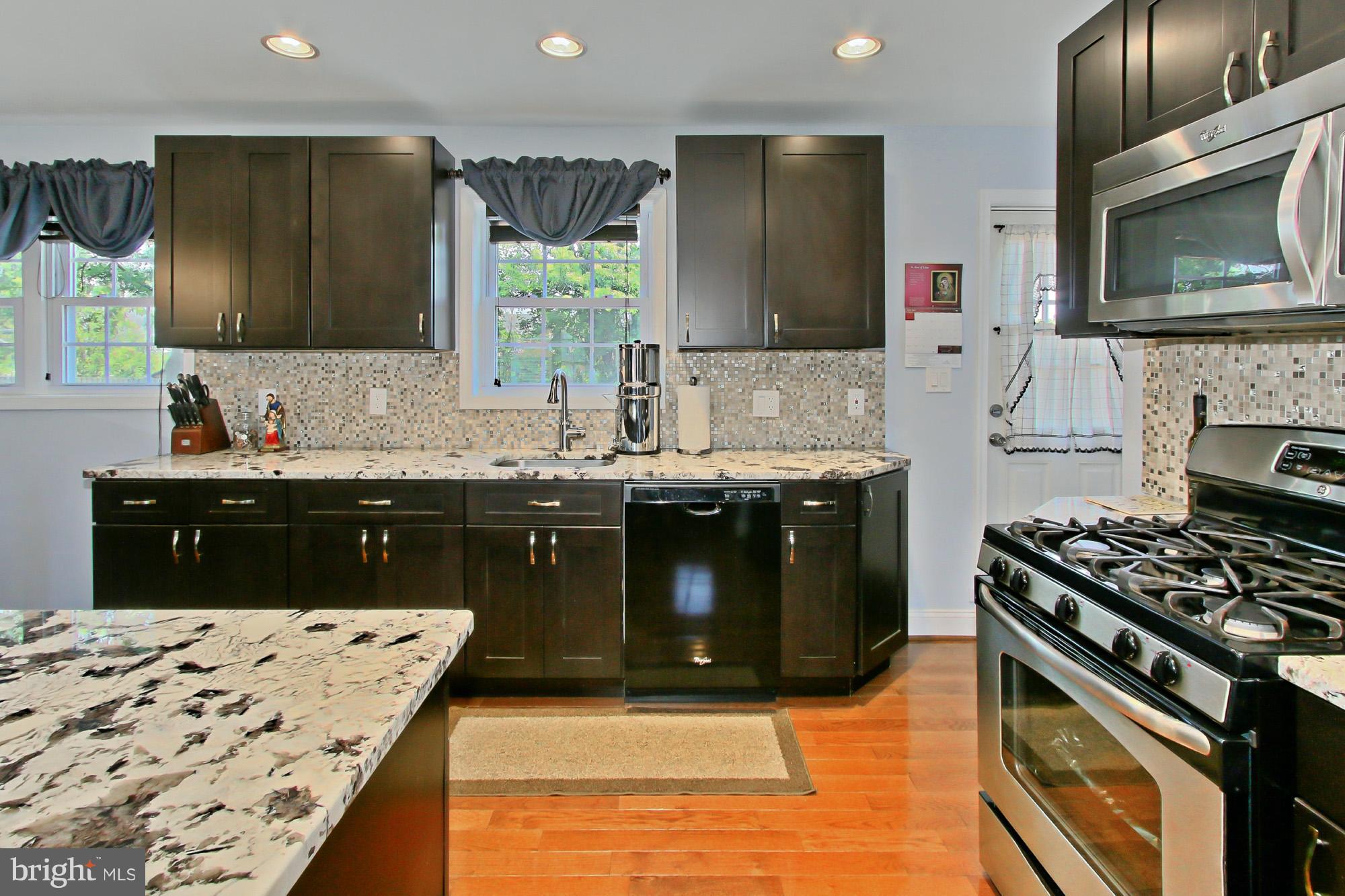 6009 Hanover Avenue Springfield, VA 22150 - Photo 8 of 30 Kitchen