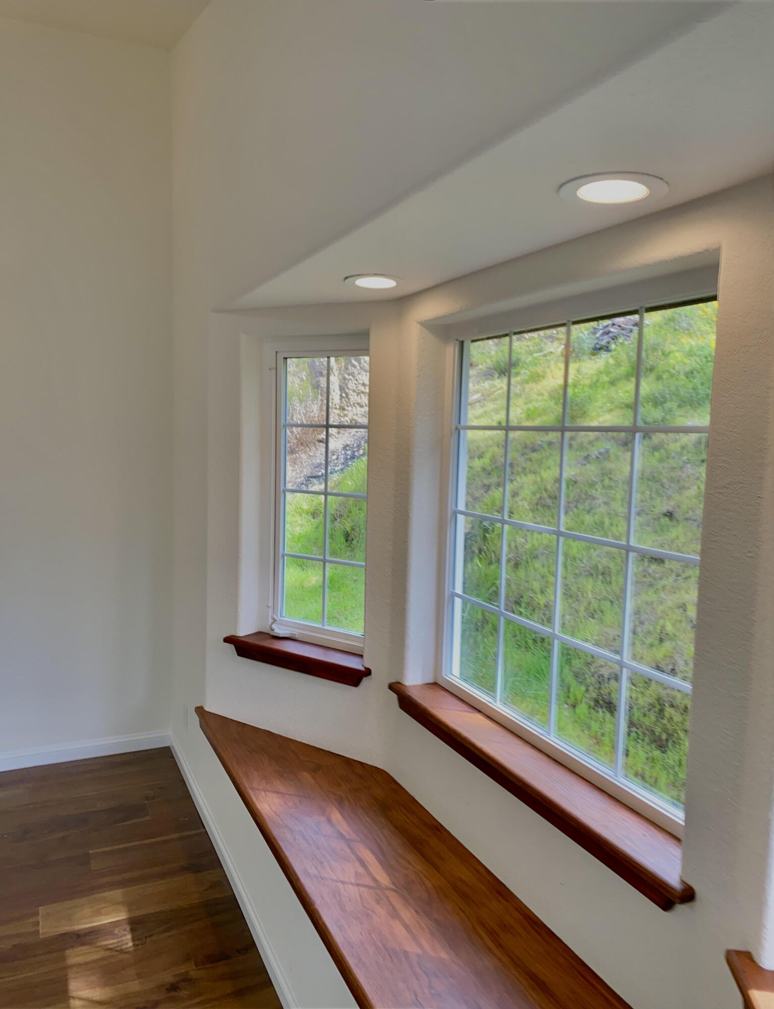 451 Spring Road Shelter Cove, CA 95589 - Photo 21 of 29 Primary Bedroom