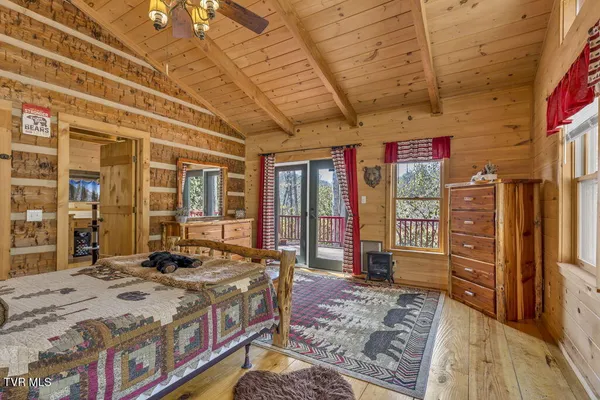 $575,000 | 319 Ivy Wood Lane, Mountain City, TN 37683