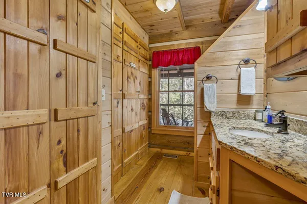 $575,000 | 319 Ivy Wood Lane, Mountain City, TN 37683