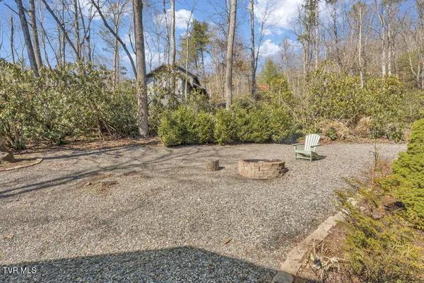 $575,000 | 319 Ivy Wood Lane, Mountain City, TN 37683