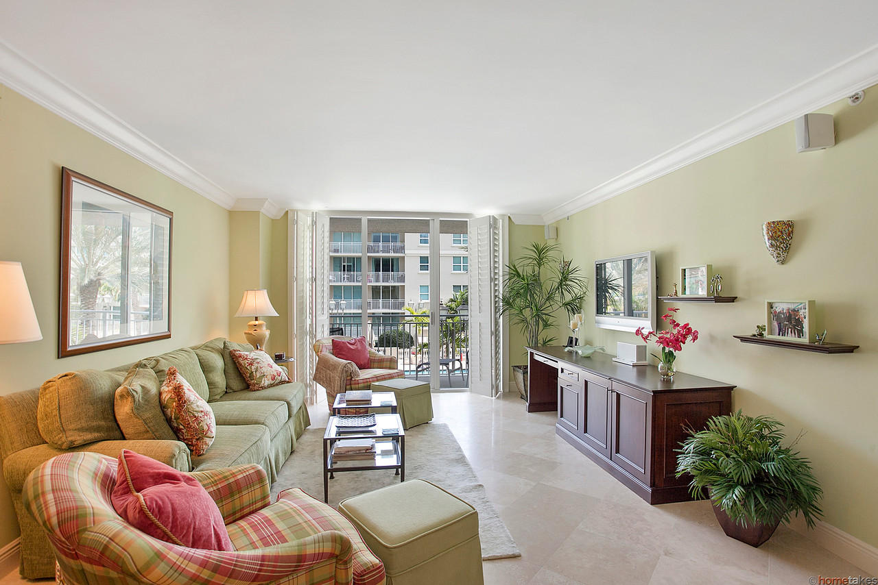99 Southeast Mizner Boulevard, Unit 840 Boca Raton, FL 33432 - Photo 1 of 12 LIVING ROOM