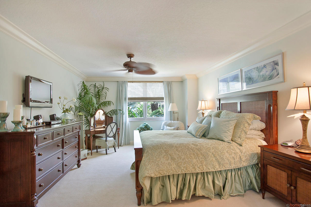 99 Southeast Mizner Boulevard, Unit 840 Boca Raton, FL 33432 - Photo 5 of 12 MASTER BEDROOM