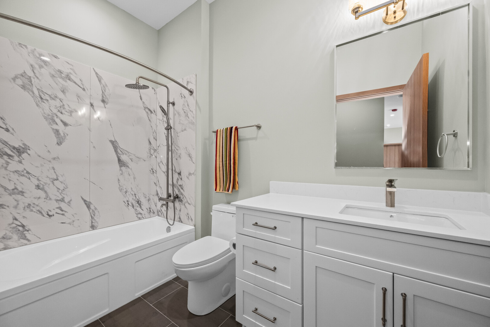 839 Madison Street, Unit 502 Oak Park, IL 60302 - Photo 13 of 20