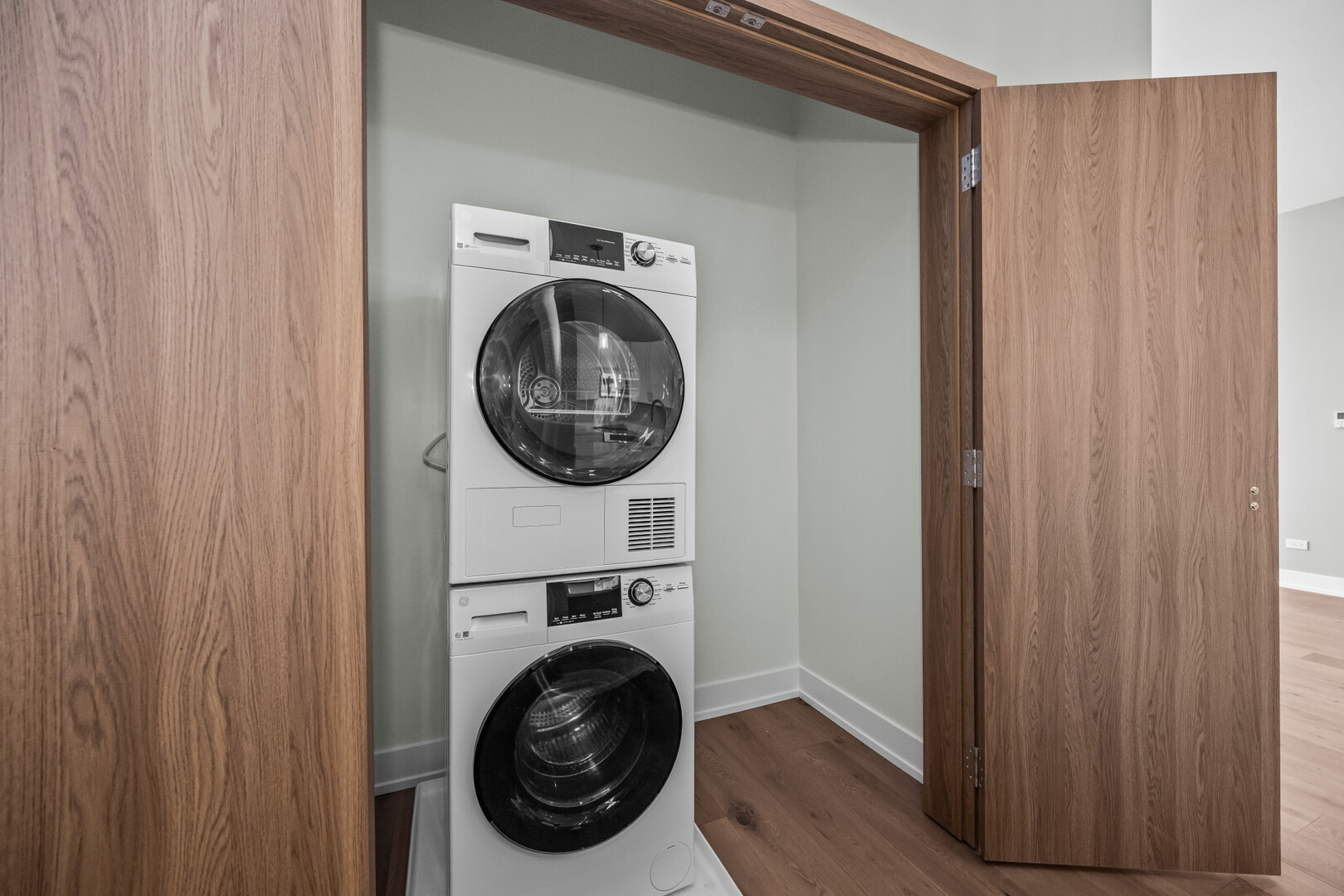 839 Madison Street, Unit 502 Oak Park, IL 60302 - Photo 14 of 20