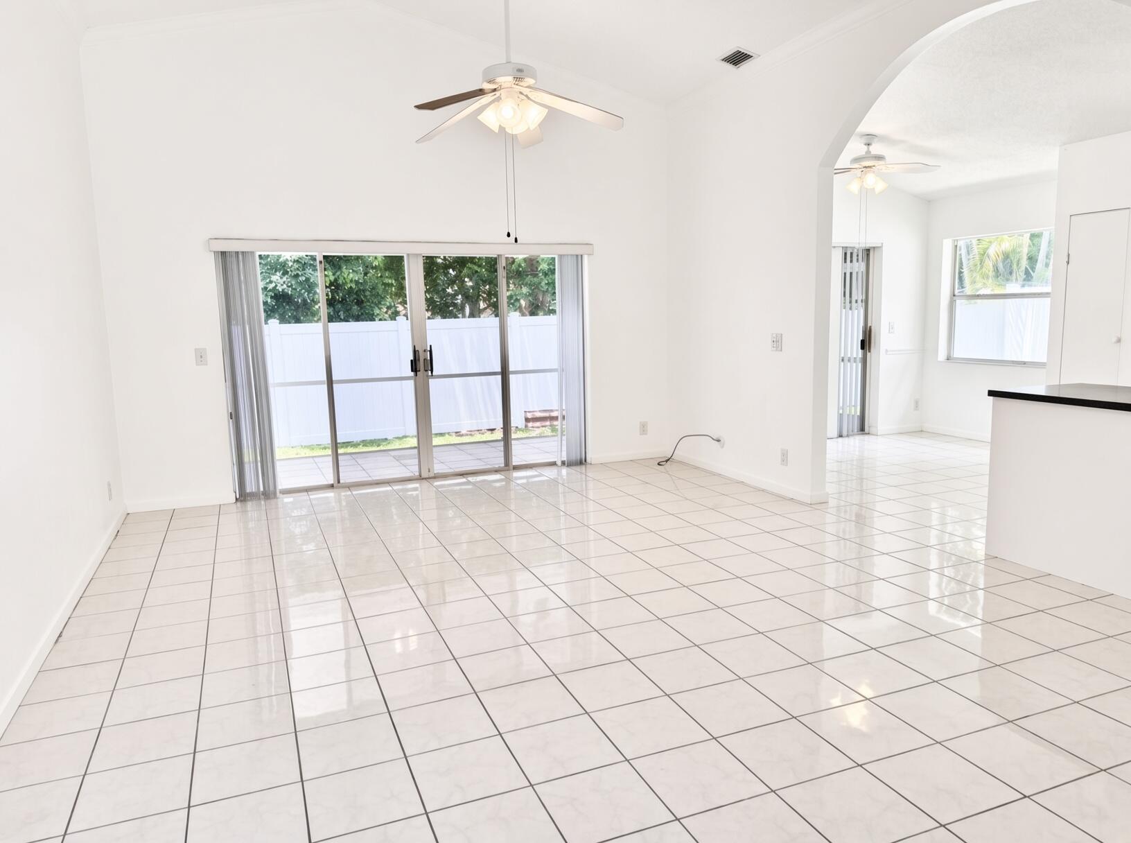 10160 Festival Way Boca Raton, FL 33428 - Photo 4 of 29 Main