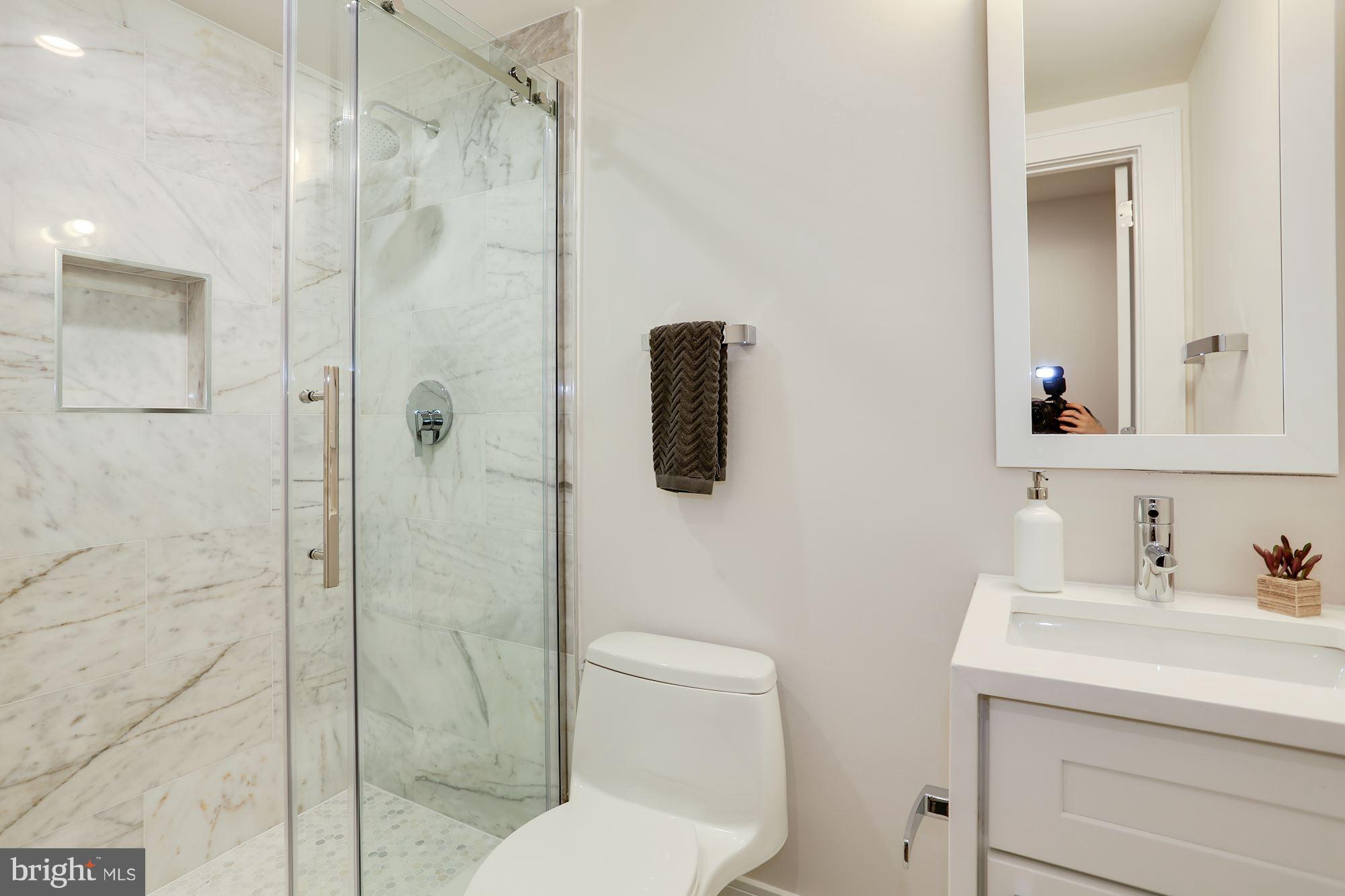 525 Park Road Northwest, Unit 302 Washington, DC 20010 - Photo 3 of 15 Bath