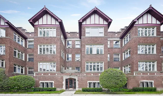 $150,000 | 6806 South Crandon Avenue, Unit 2, Chicago, IL 60649