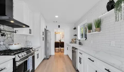 $6,500 | 1086 Hollygrove Lane, Altadena, CA 91001