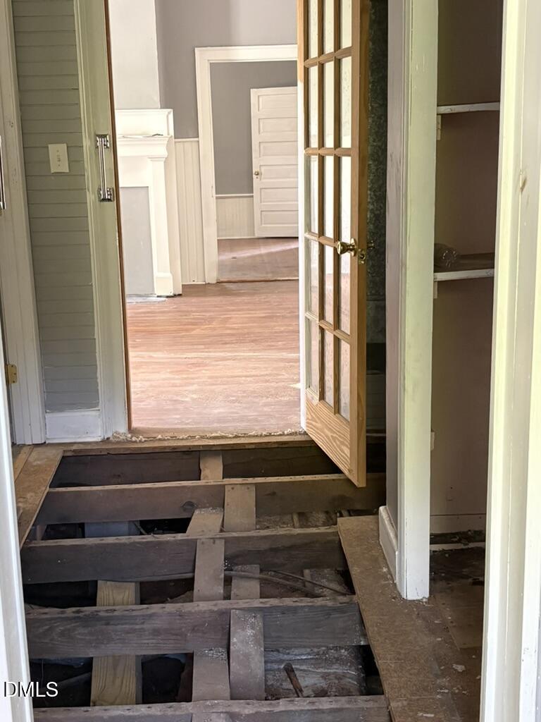512 Raleigh Street Oxford, NC 27565 - Photo 13 of 30 Short hall to rear of house