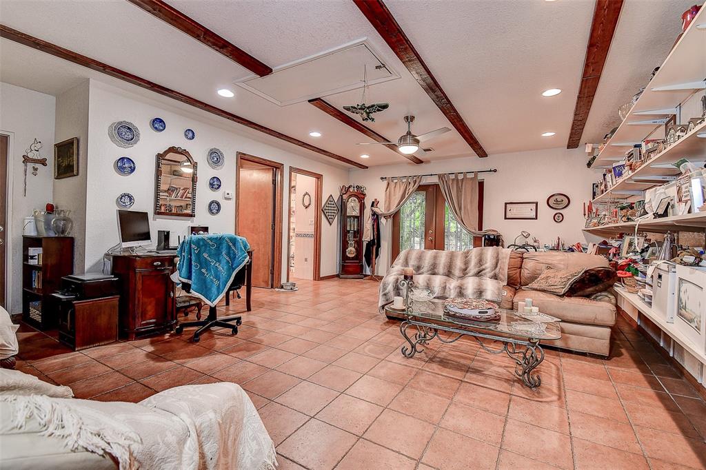 7323 Ray Browning Road Brooksville, FL 34601 - Photo 16 of 46 a living room with furniture