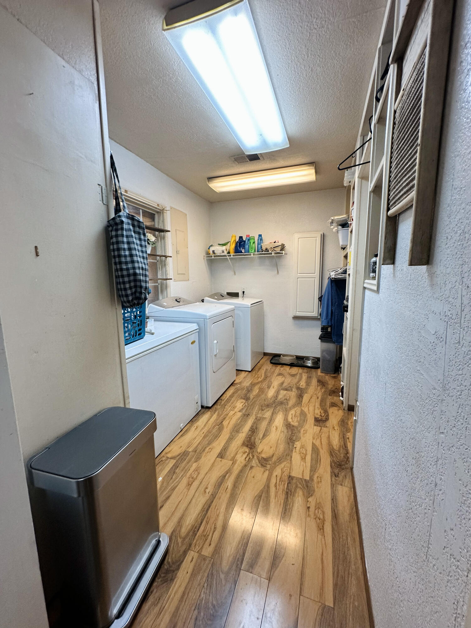 403 Osage Avenue Post, TX 79356 - Photo 20 of 31 a very nice looking room with a large window
