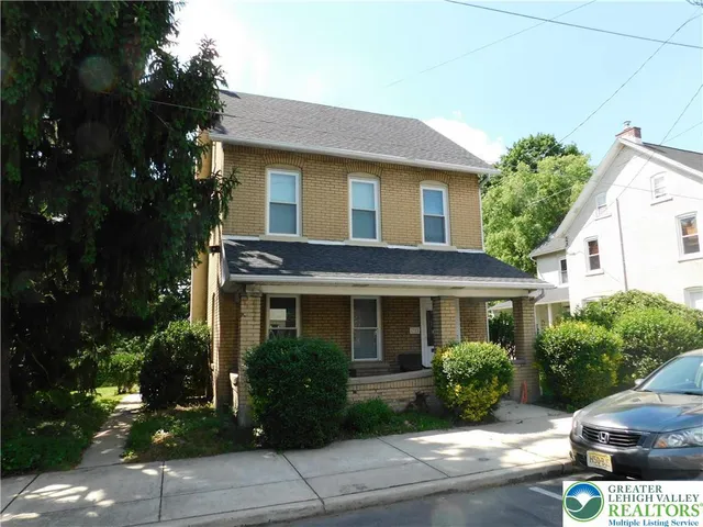 $2,095 | 1352 Main Street, Hellertown, PA 18055