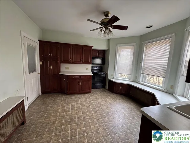 $2,095 | 1352 Main Street, Hellertown, PA 18055