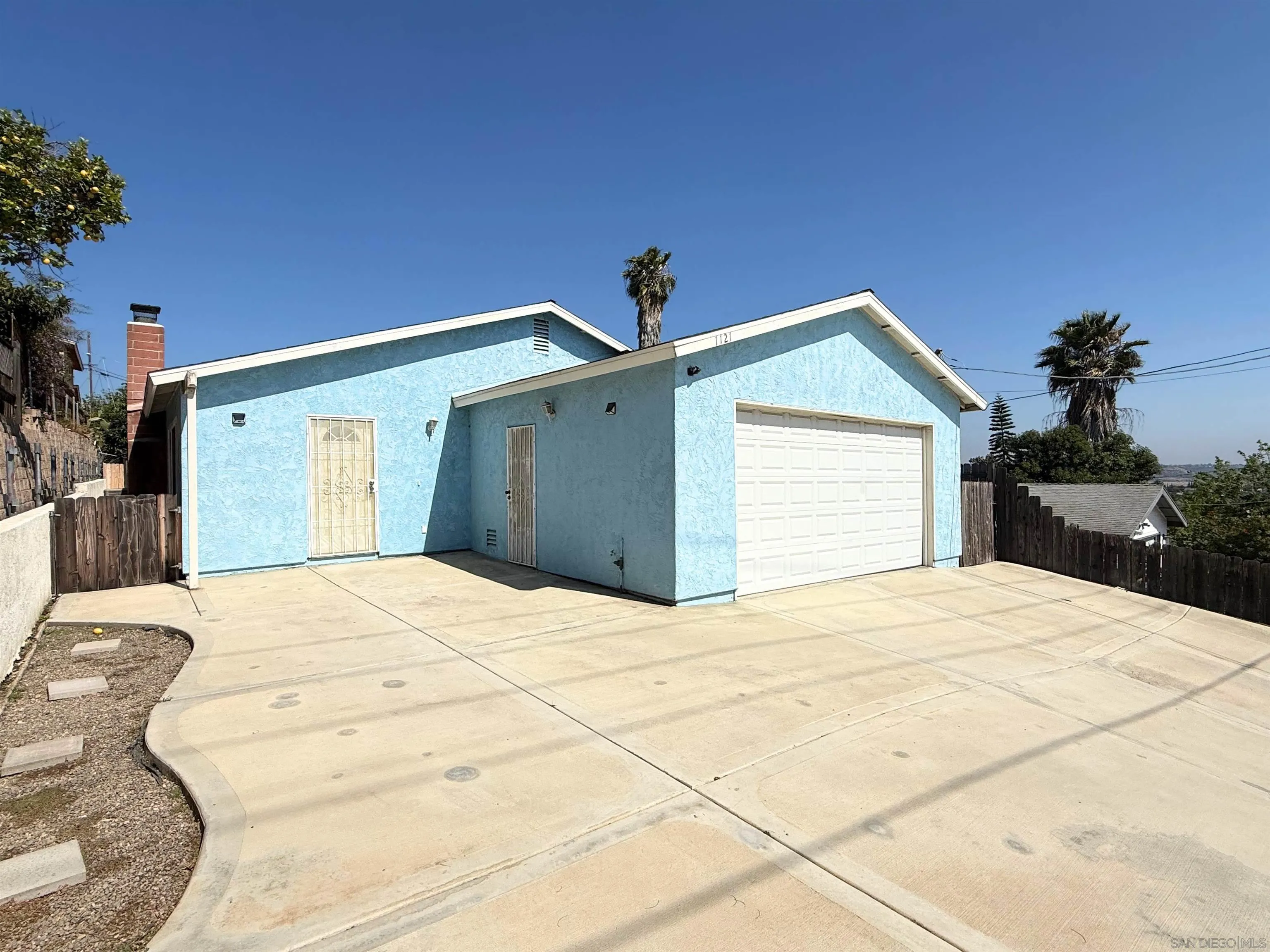 1121 Grand Avenue Spring Valley, CA 91977 - Photo 1 of 18