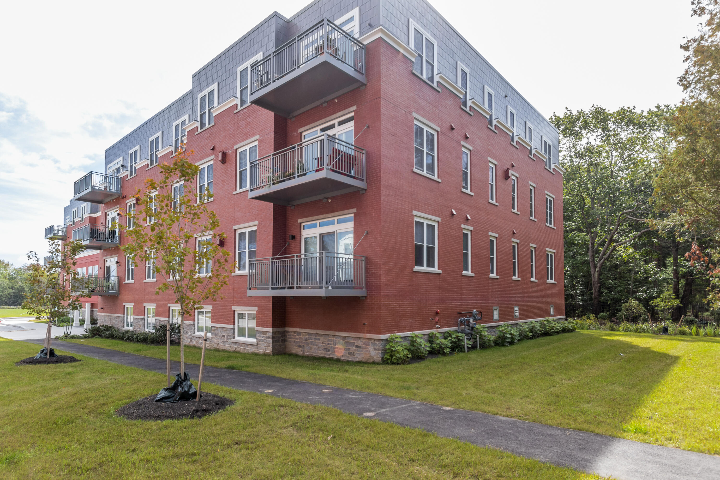 75 McAuley Way, Unit 405 Portland, ME 04103 - Photo 3 of 21 20210922EG-71104