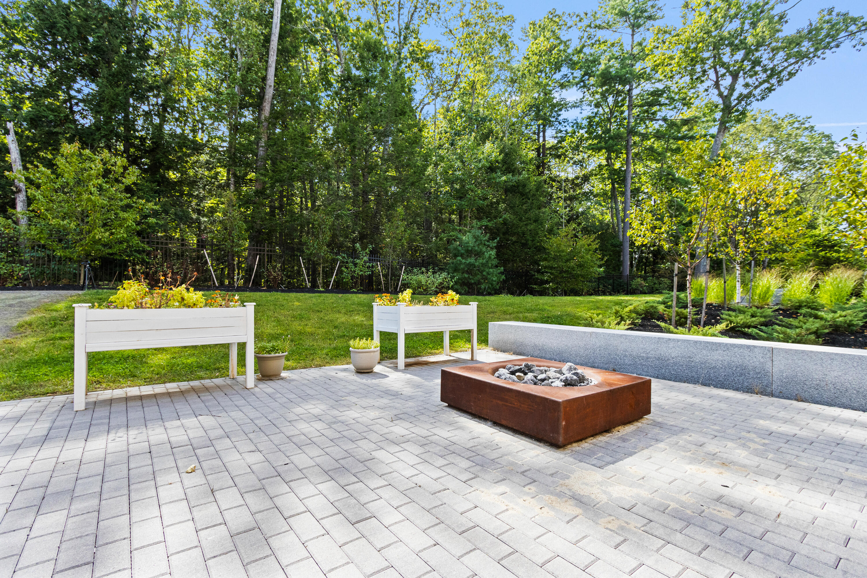 75 McAuley Way, Unit 405 Portland, ME 04103 - Photo 5 of 21 20250917EG-71016