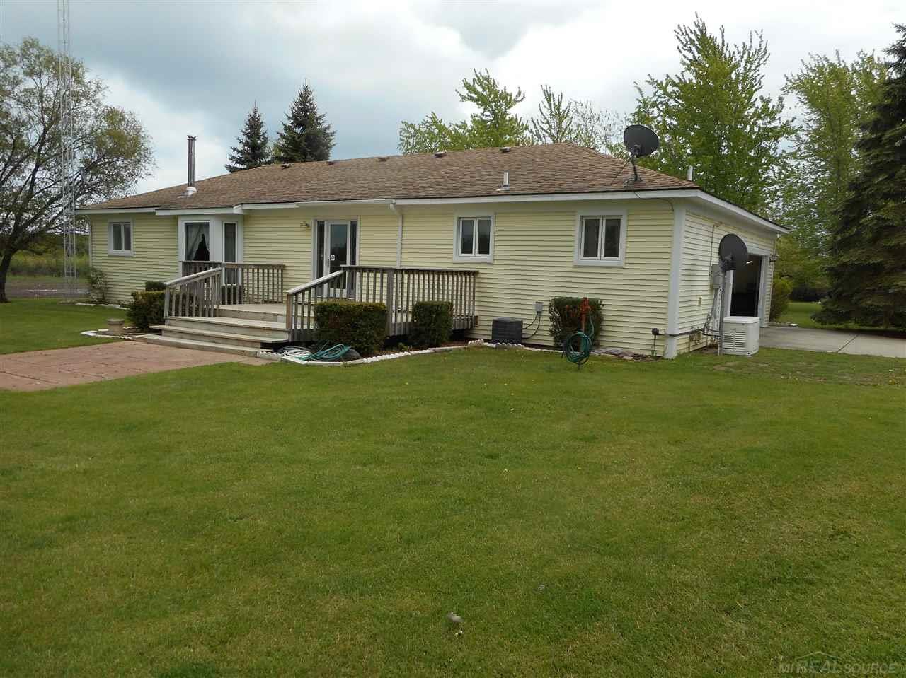 6867 Aitken Road Lexington, MI 48450 - Photo 7 of 20 31321356-6.JPG
