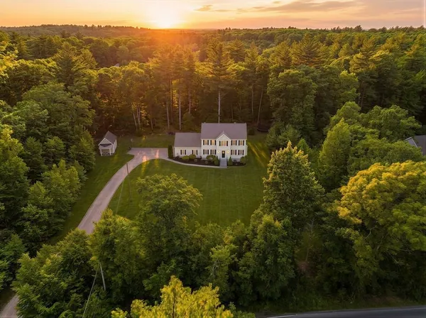 $849,900 | 88 Northbridge Street, Mendon, MA 01756