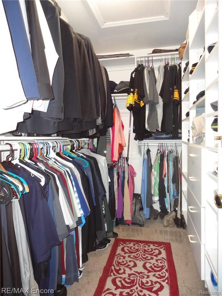 8101 Ranch Estates Road Clarkston, MI 48348 - Photo 25 of 46 Master bedroom walk in closet.jpg