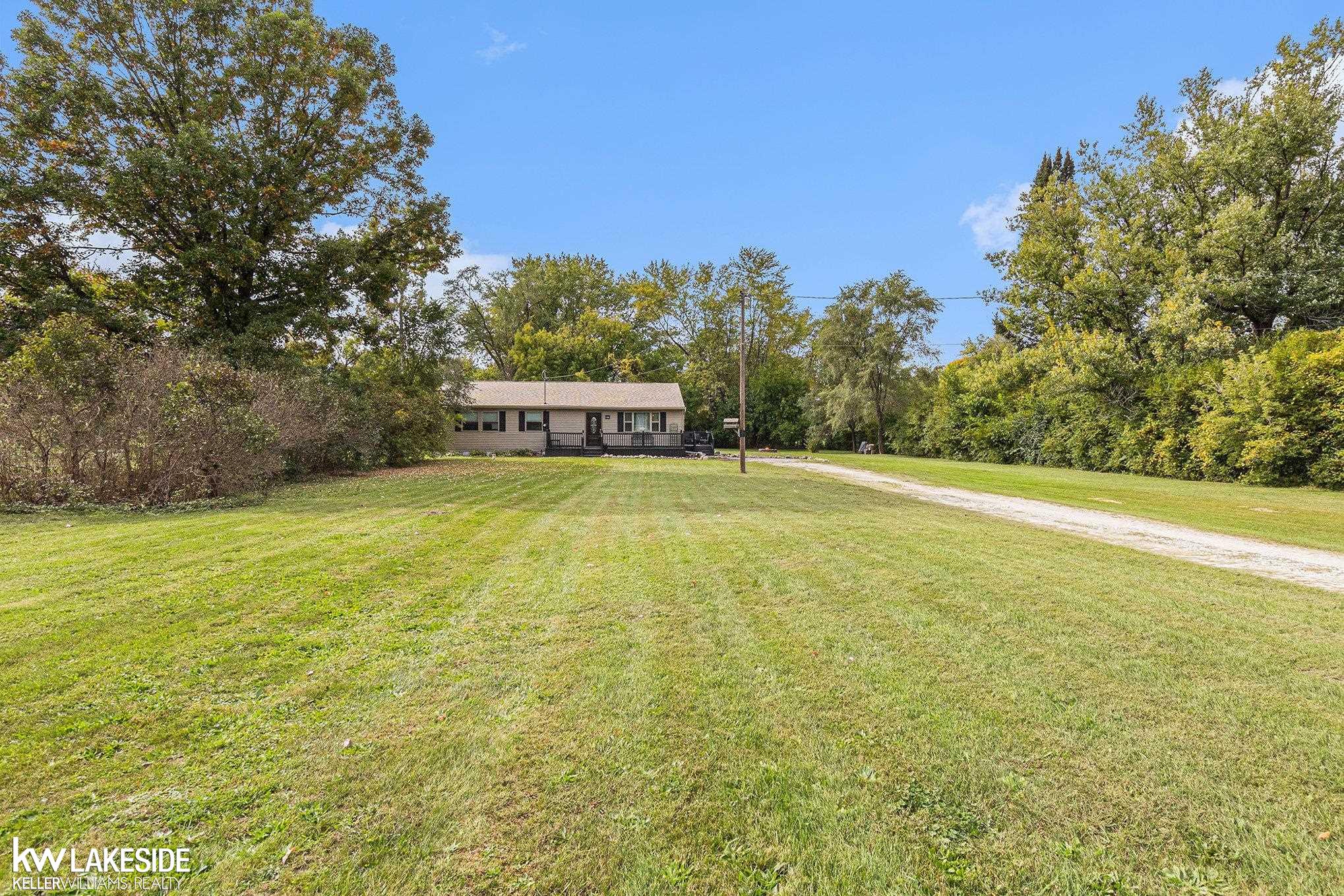 1190 Adams Road Burton, MI 48509 - Photo 4 of 29 50124136-3.JPG
