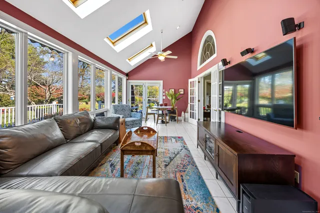 $949,900 | 324 South Meriden Road, Cheshire, CT 06410