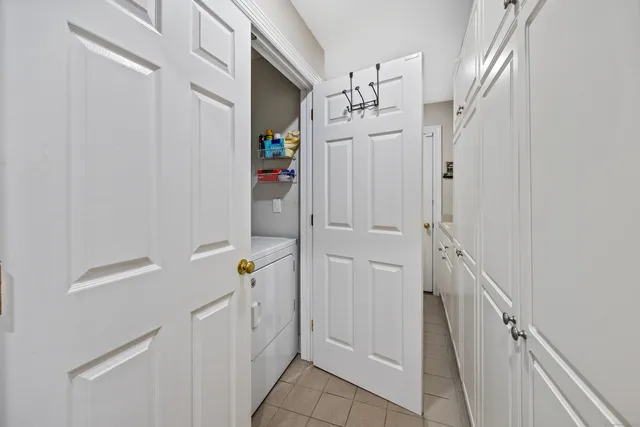 $949,900 | 324 South Meriden Road, Cheshire, CT 06410