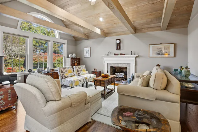 $949,900 | 324 South Meriden Road, Cheshire, CT 06410