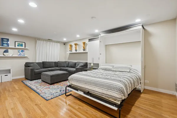 $720,000 | 3315 North Racine Avenue, Unit D, Chicago, IL 60657