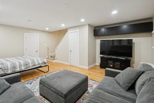 $720,000 | 3315 North Racine Avenue, Unit D, Chicago, IL 60657