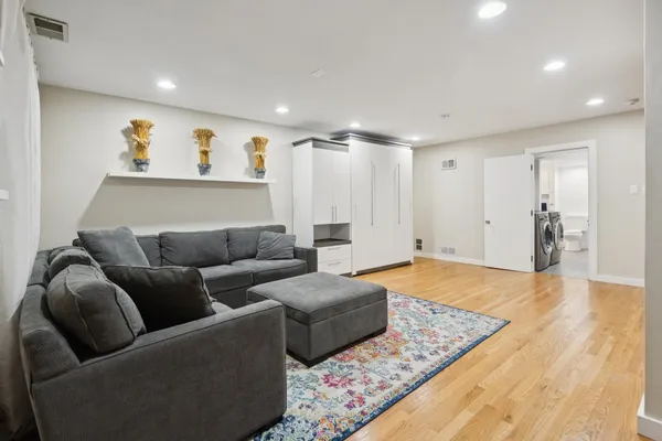 $720,000 | 3315 North Racine Avenue, Unit D, Chicago, IL 60657