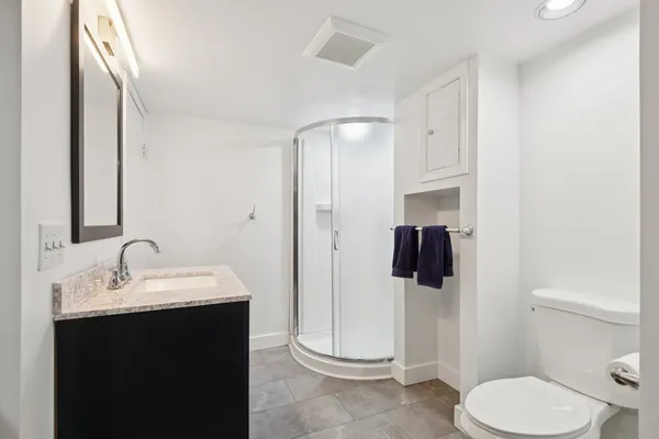 $720,000 | 3315 North Racine Avenue, Unit D, Chicago, IL 60657