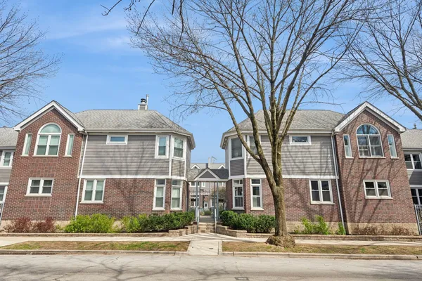 $720,000 | 3315 North Racine Avenue, Unit D, Chicago, IL 60657