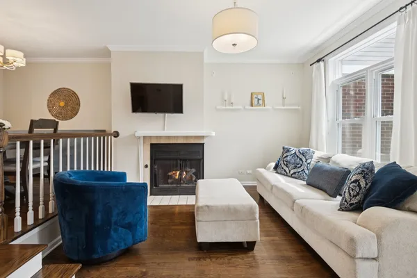 $720,000 | 3315 North Racine Avenue, Unit D, Chicago, IL 60657